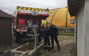 9/11/2017 - Vidange rapide de la piscine grâce aux pompiers de Saverdun