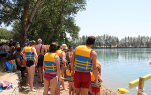 Session de jeu pour tous les adhérents et leur famille sur la structure gonflable d'AquaPlay Park.

Photos Elodie Vianai