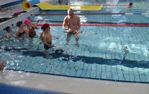 Les enfants de l'Ecole de Natation sur le parcours ludique

Photo Tiffany Mailhol